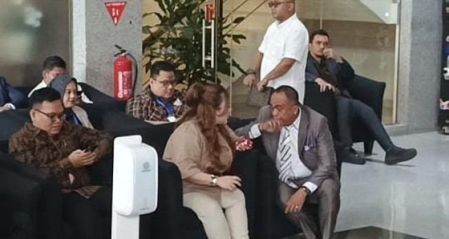 Lisa Mariana ke KPK_Selvia 2us Kopong Basar